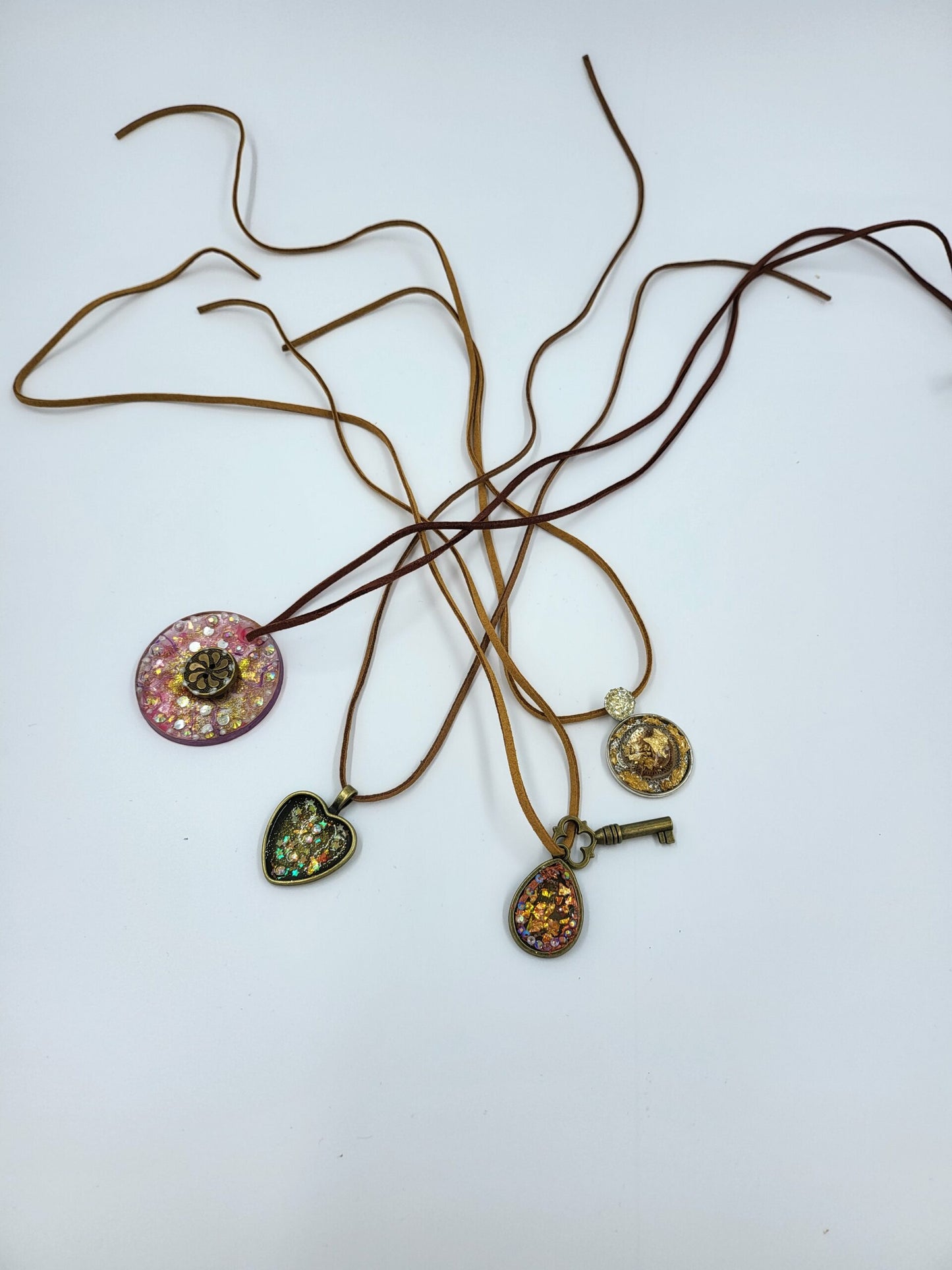 Halsketten aus Künstler Harz