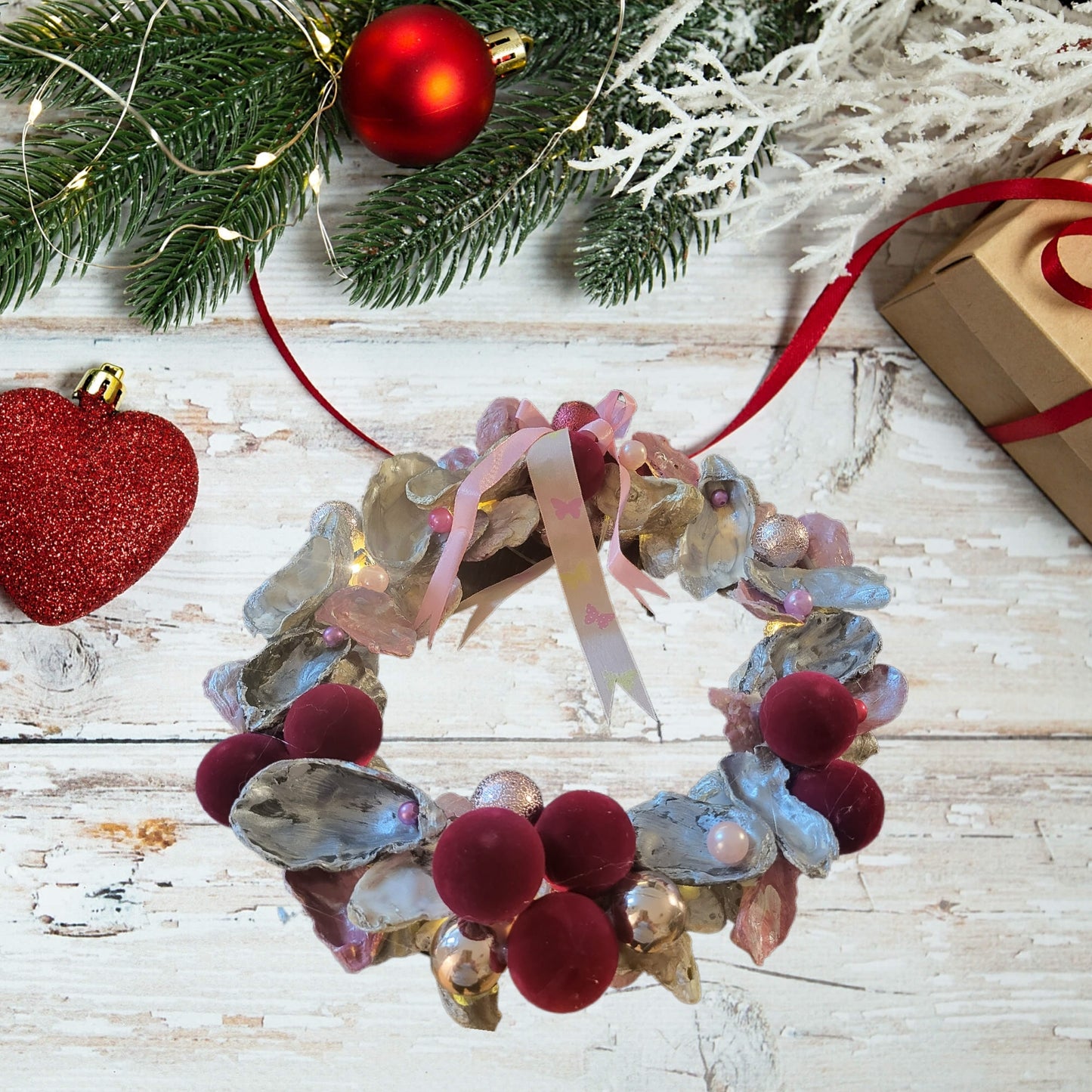 Festlich dekorierter Adventskranz für festliche Atmosphäre