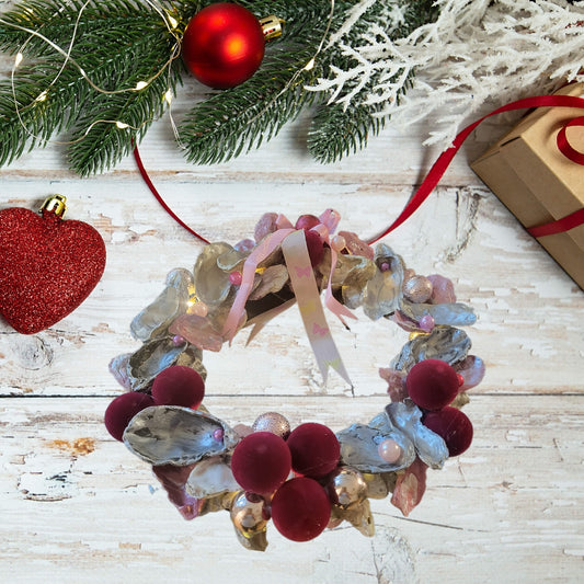 Festlich dekorierter Adventskranz für festliche Atmosphäre